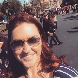 Meet your Posher, Lauren